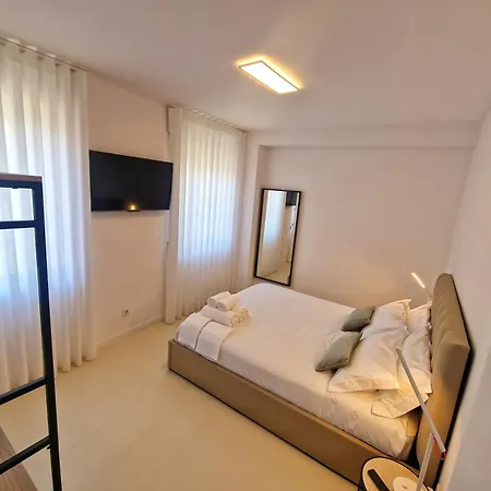 Firstfloorby22 Apartamento *